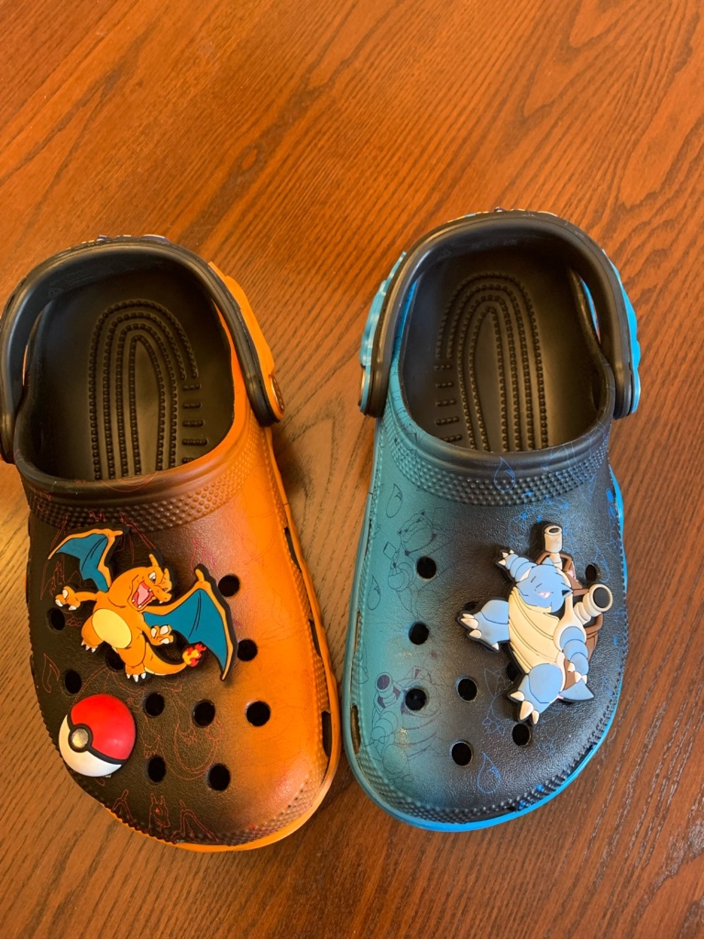 Men Sz 5 Women Sz 7 Croc Pokémon Charizard Orange & Blastoise Blue Clogs